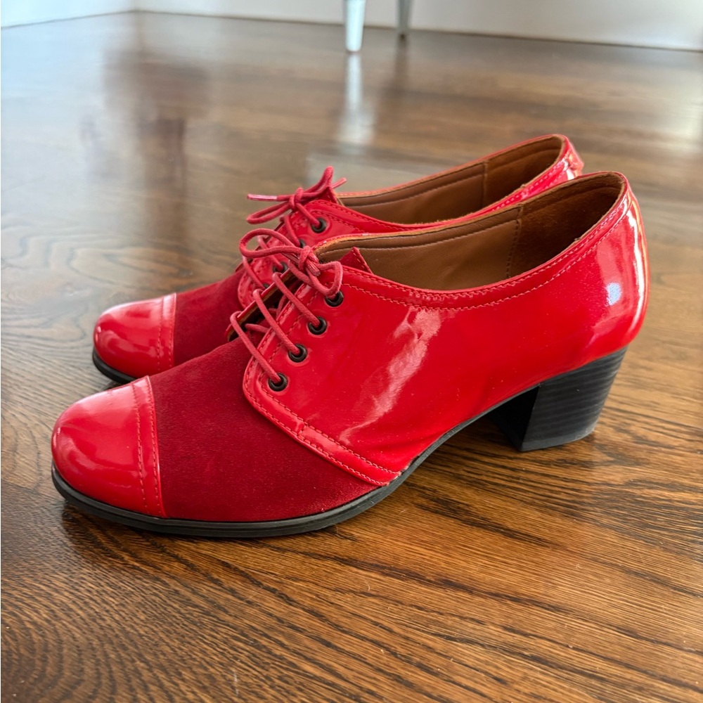 Elegant Red Women's Heeled Oxfords - Picture 3 of 4